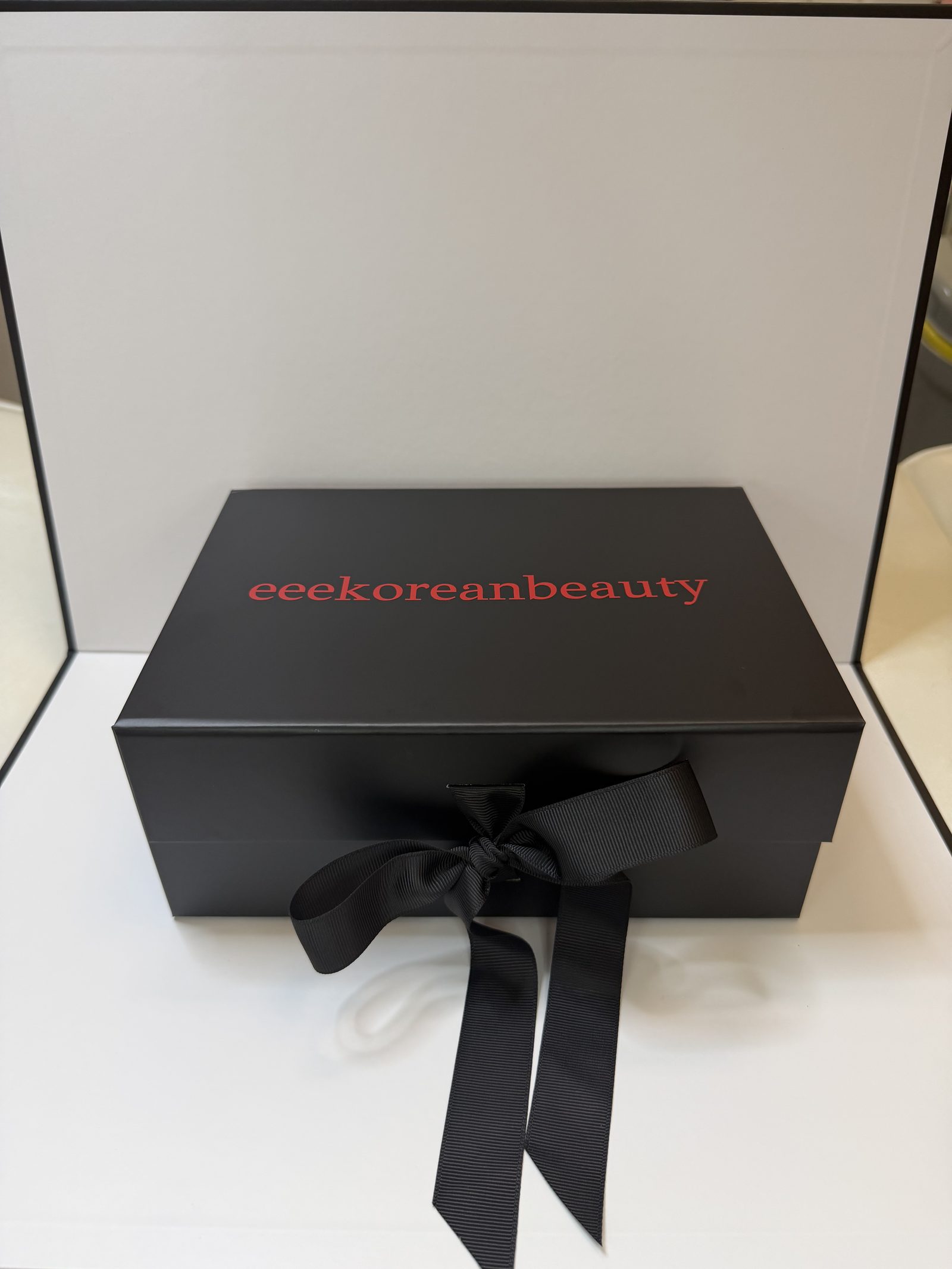 EEE Korean Beauty gift box closed with ribbon